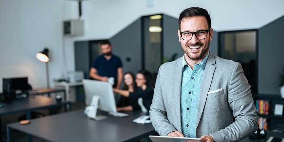 portrait-successful-leader portrait-successful-leader